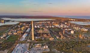 Reuters: SOCAR, Gunvor şi Bin Butti licitează pentru rafinăria Italiana Petroli